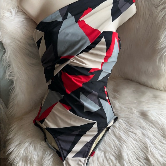 MAGICSUIT BY MIRACLESUIT /8 - Picture 10 of 14